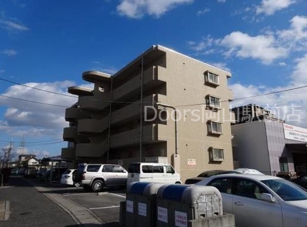 岡山市北区今のマンションの建物外観