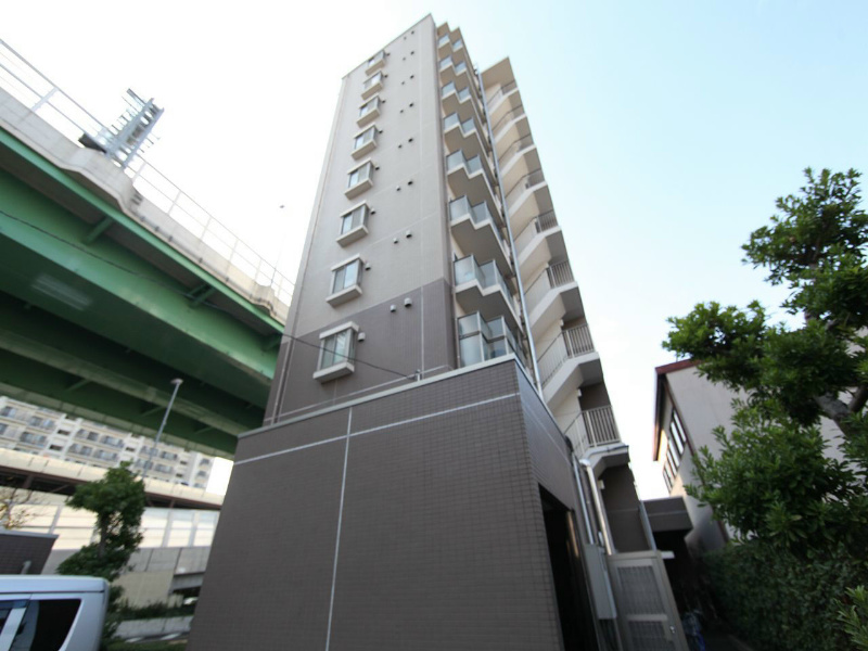 名古屋市西区鳥見町のマンションの建物外観