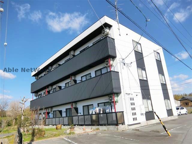 【西尾市大和田町のマンションの建物外観】