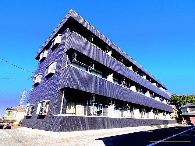 狭山市大字水野のマンションの建物外観