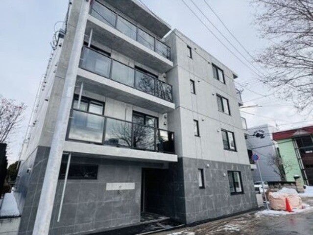 札幌市北区麻生町のマンションの建物外観