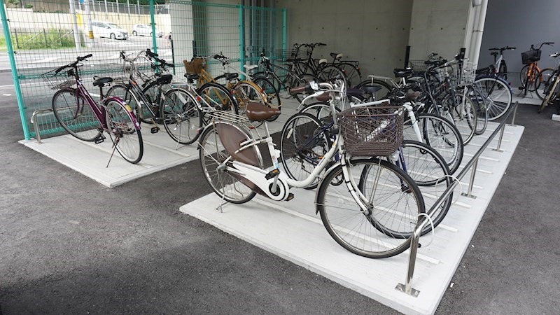 【北九州市八幡西区折尾のマンションの駐車場】