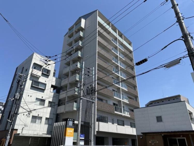 高知市新本町のマンションの建物外観