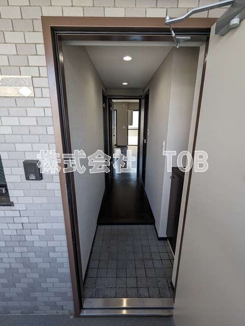 玄関　※クリーニング中の撮影※