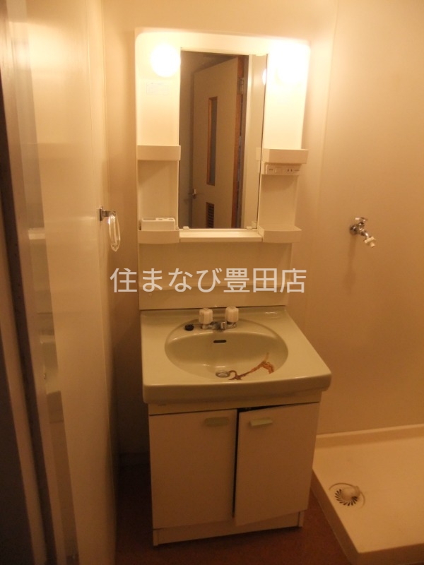 洗面設備　同型タイプ