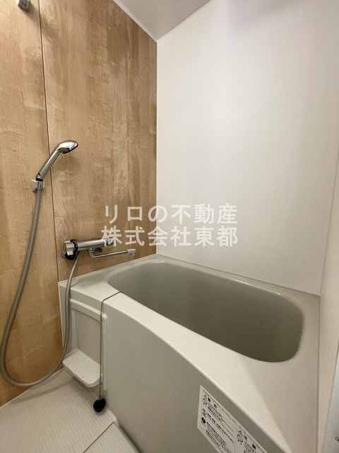 バス・シャワールーム　足が伸ばせる広々バスタブでリラックス♪