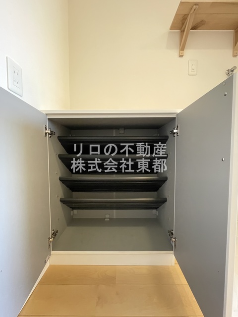 玄関　シューズボックス付☆いつでもスッキリ片付きますね！