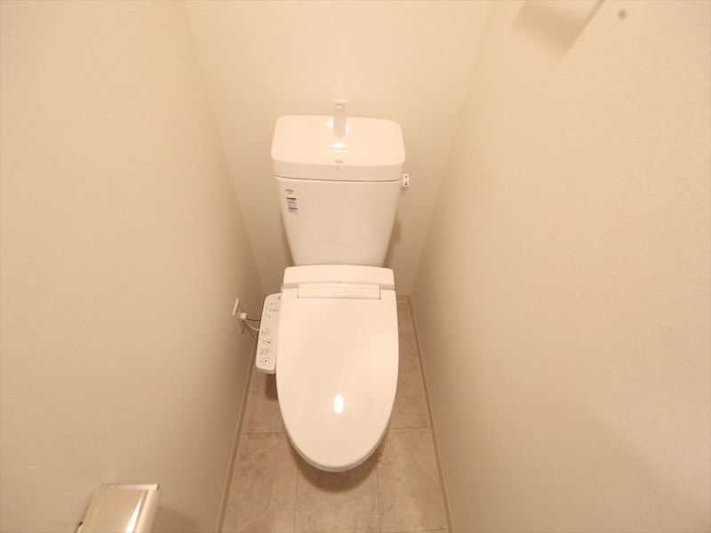 トイレ　温水洗浄暖房便座付トイレ