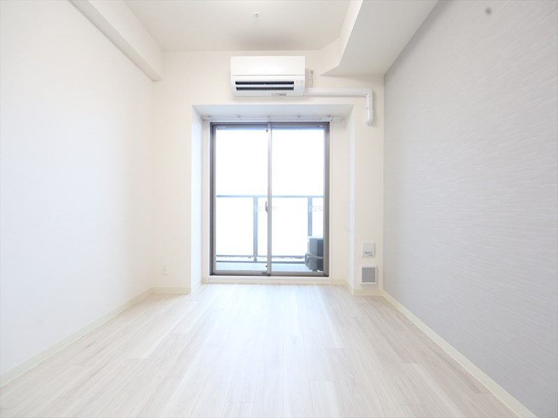 バルコニー　洋室6.5帖　エアコン完備　バルコニー