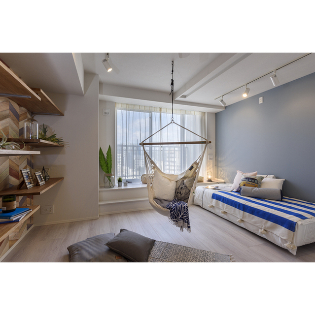 居室・リビング　家具・調度品等は配置例です。実際の賃貸住居には含まれません。