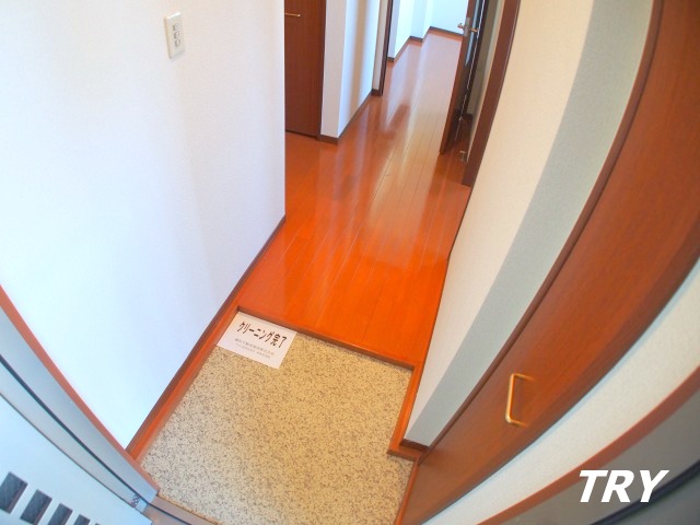 玄関　下駄箱付です。