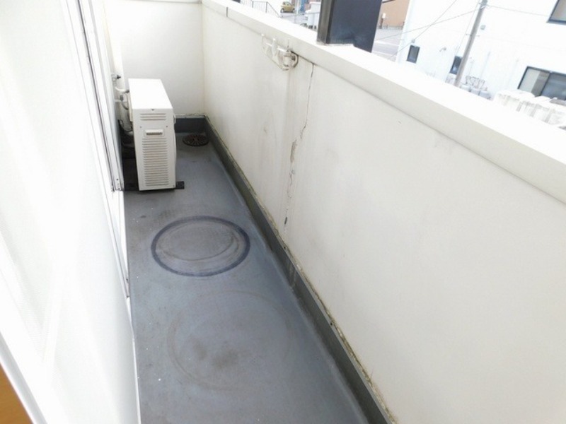 バルコニー　図面と現状に相違がある場合には現状を優先