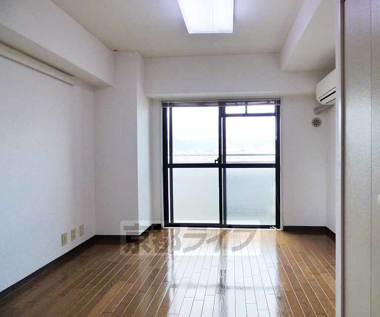 居室・リビング　広々とした室内です。