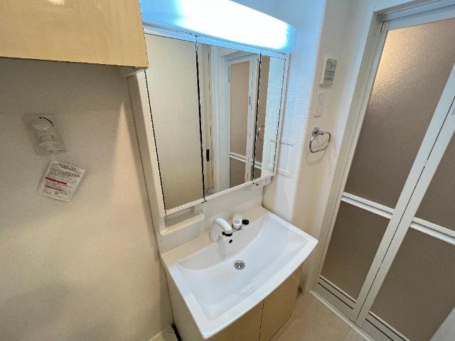 洗面設備　洗髪洗面化粧台