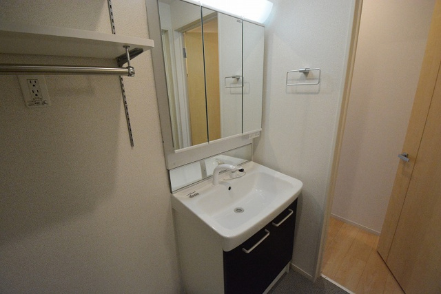 洗面設備　独立洗髪洗面化粧台です！