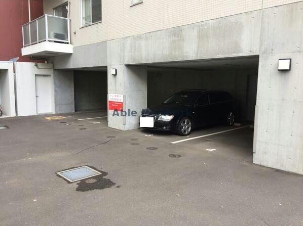 駐車場　駐車場