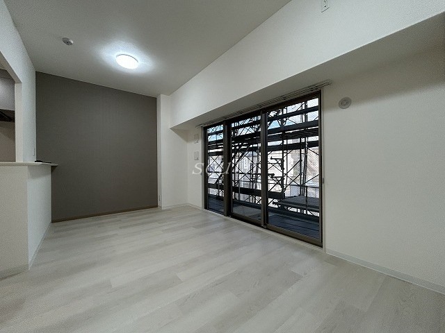 居室・リビング　部屋により室内カラーが異なります