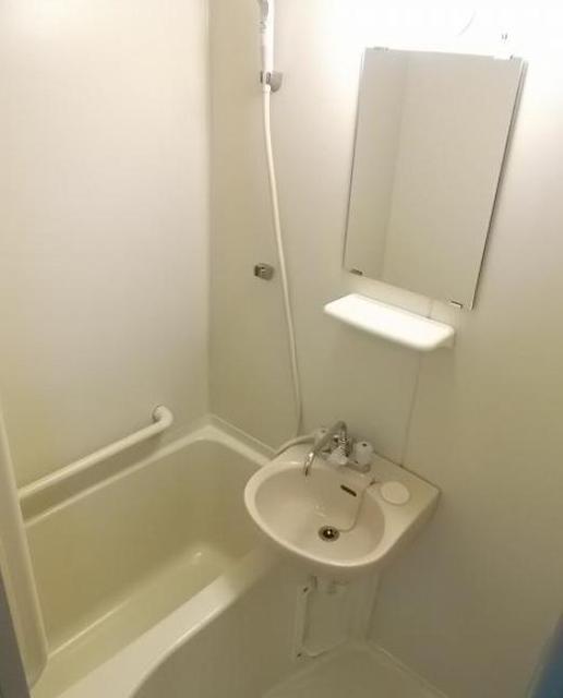 バス・シャワールーム　※別部屋参考写真