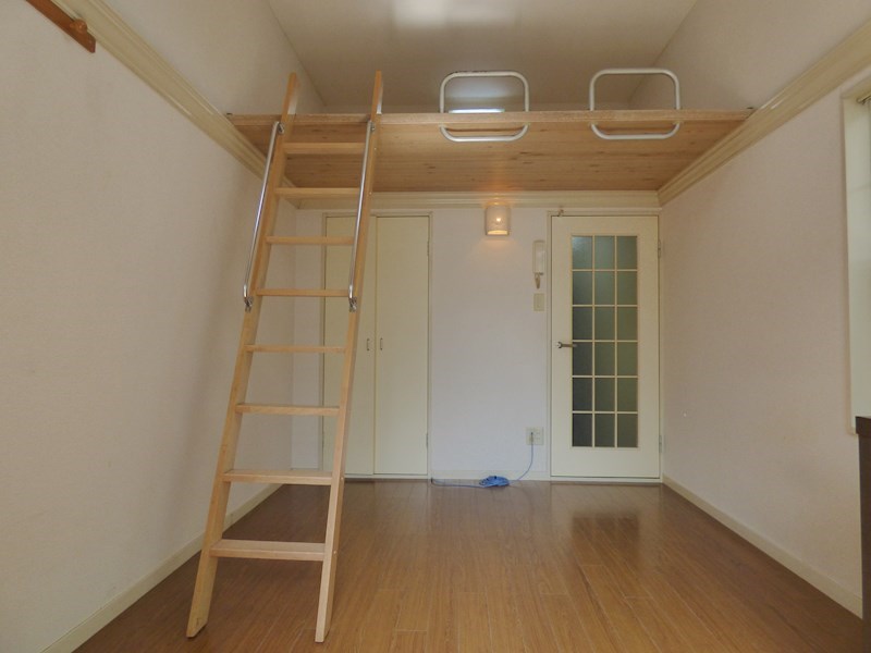 居室・リビング　※家具家電類は残置(残っている場合)