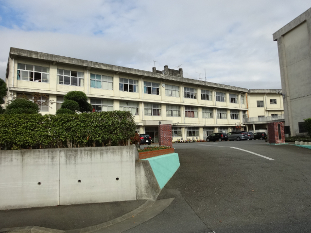 中学校　富士宮市立富士根南中学校（中学校）まで2165m