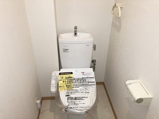 トイレ　落ち着いた色調のトイレです♪
