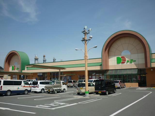 ショッピングセンター　サンキ小坂井店（ショッピングセンター）まで925m