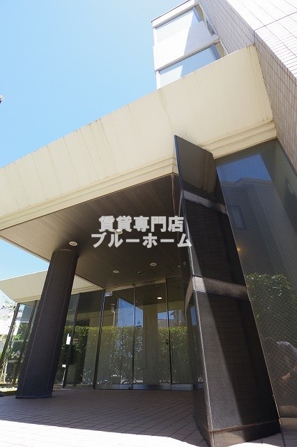 建物外観　鉄筋コンクリート造3階建ての物件！