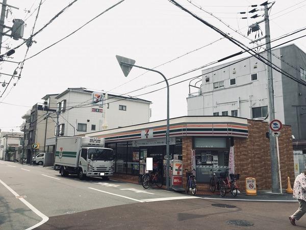 コンビニ　セブンイレブン（コンビニ）まで212m