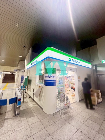 コンビニ　ファミリーマート 地下鉄新羽駅店（コンビニ）まで169m