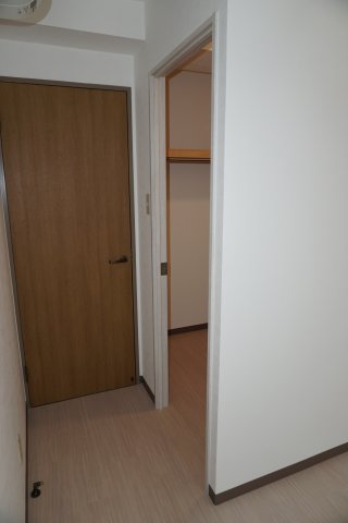 収納　ウオークインクローゼットです
