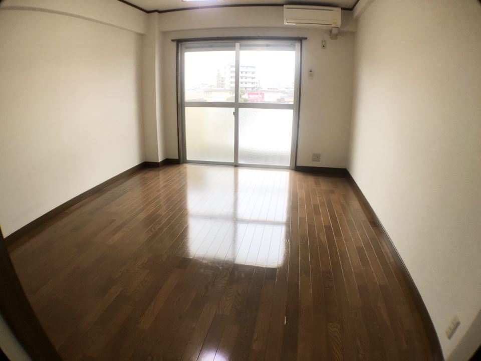 その他　室内洗濯機置場、上部に棚もあります