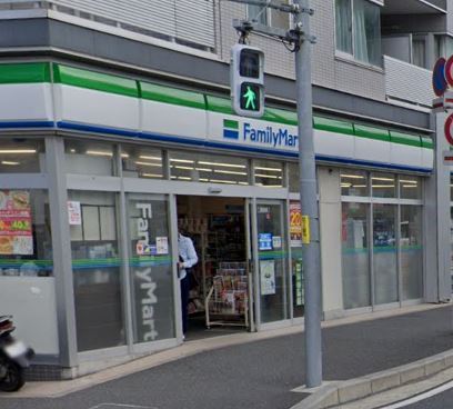 コンビニ　ファミリーマート西船四丁目店（コンビニ）まで562m