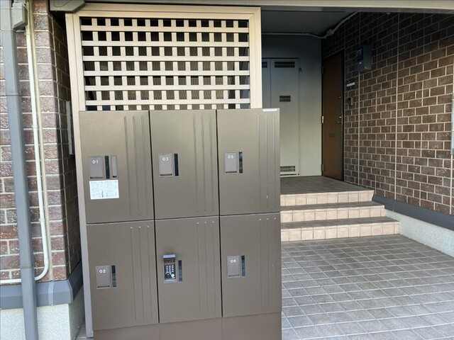 エントランス　宅配ボックス