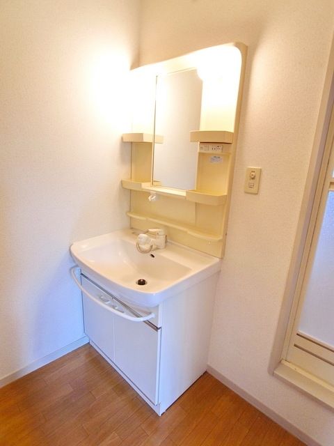 洗面設備　♪朝・晩の強い味方、シャンプードレッサー付き♪