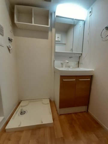 洗面設備　独立洗面化粧台付き