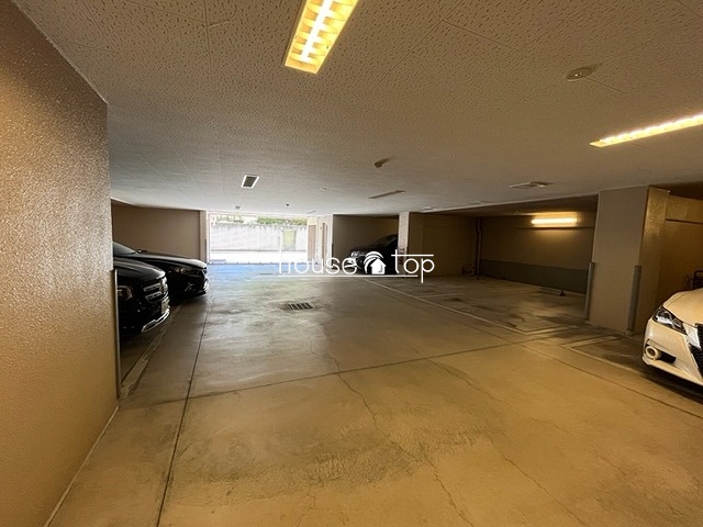 駐車場　シャルム甲子園口