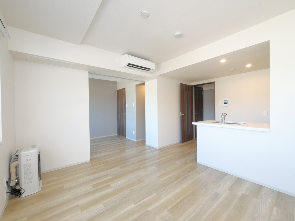 ルナ北広島の居間写真