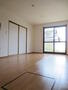 居室・リビング　別号室のお部屋になります。