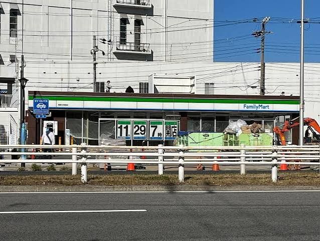 コンビニ　ファミリーマート福島北港通店（コンビニ）まで310m