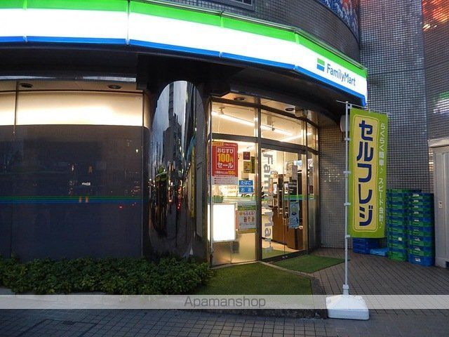 コンビニ　ファミリーマート浮間舟渡駅前店（コンビニ）まで536m