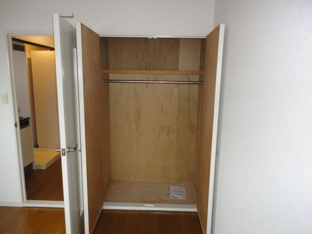 収納　高さのあるクローゼット