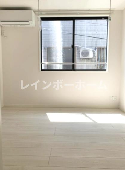 ステラ西小岩の居間写真