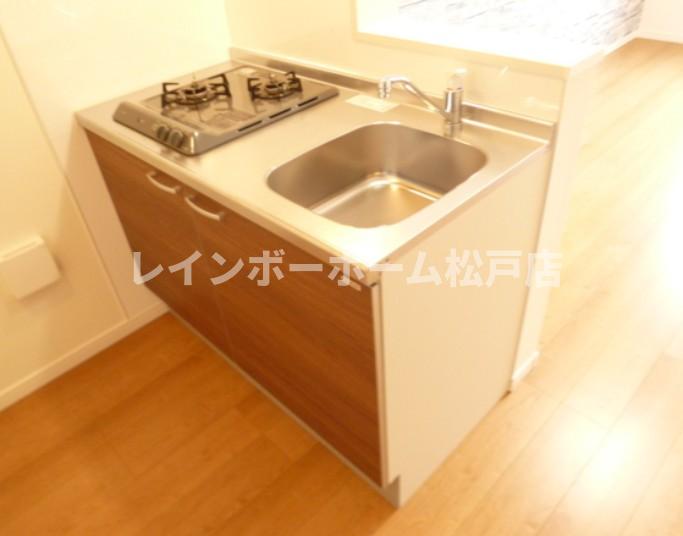 キッチン　コンパクトなキッチンで掃除もラクラク