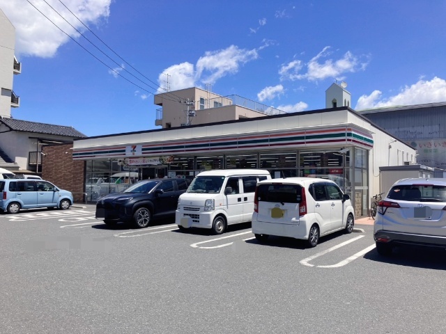 コンビニ　セブンイレブン小倉片野店（コンビニ）まで571m