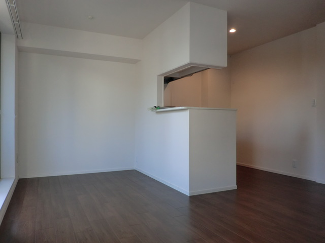 居室・リビング　★明るいフローリングの角部屋です★