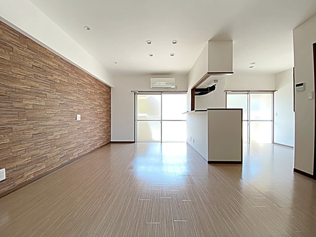 青葉マンションの居間写真