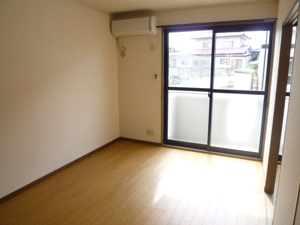 ソアニュー小山の居間写真