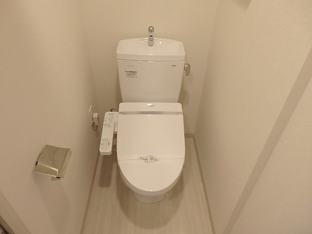 地下鉄中央線 緑橋駅 徒歩4分 12階建 築8年のトイレ写真