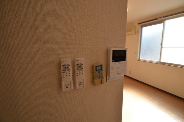 セキュリティ　２４時間モニター付きインターホンで訪問者がきた際も確認できる