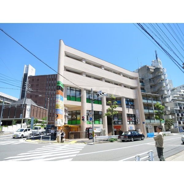 名古屋市昭和区滝川町のマンションの建物外観